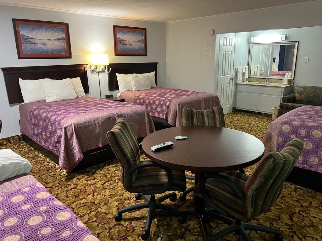Double Bed Room in Humboldt, TN